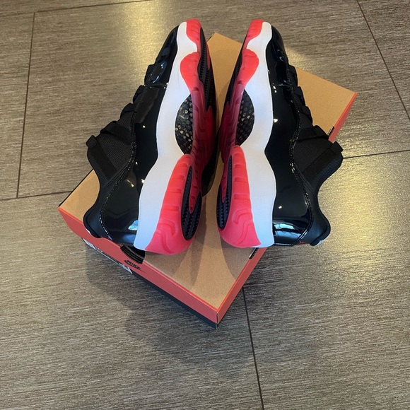 Nike Jordan 11 Low Bred Size 10.5